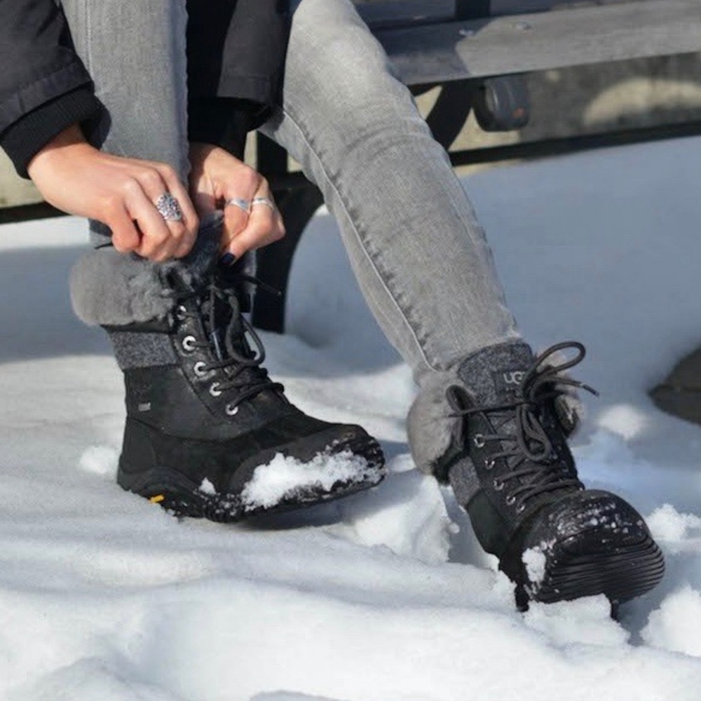 UGG ADIRONDACK BOOT SIZE 6 Brand new WOMEN